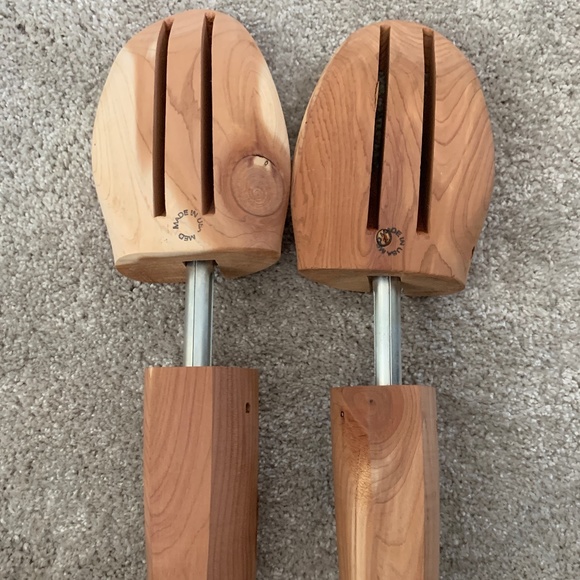 Allen Edmonds Full Toe Cedar Shoe Trees (Pair) Size Medium - Picture 2 of 3